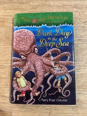 Dark Day in the Deep Sea Mary Pope Osborne Magic Tree House